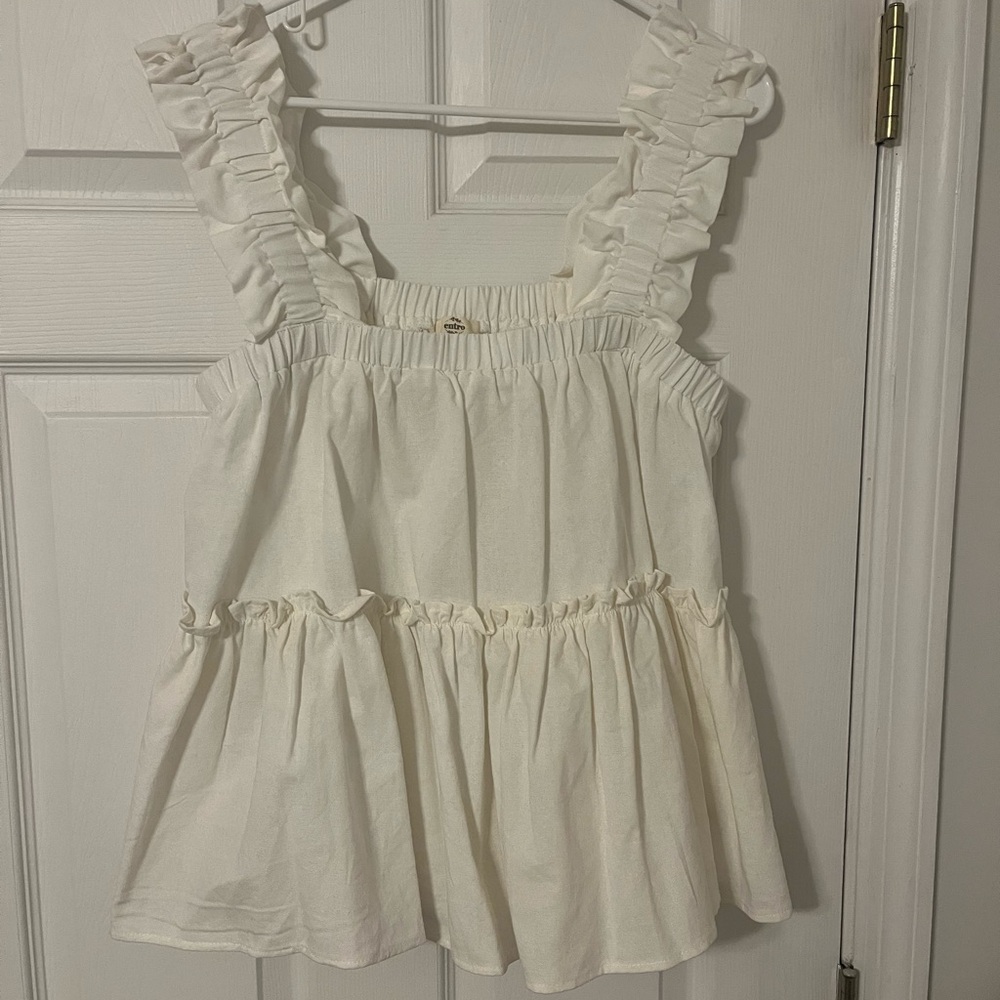 Entro Cream Ruffled Sleeveless Blouse